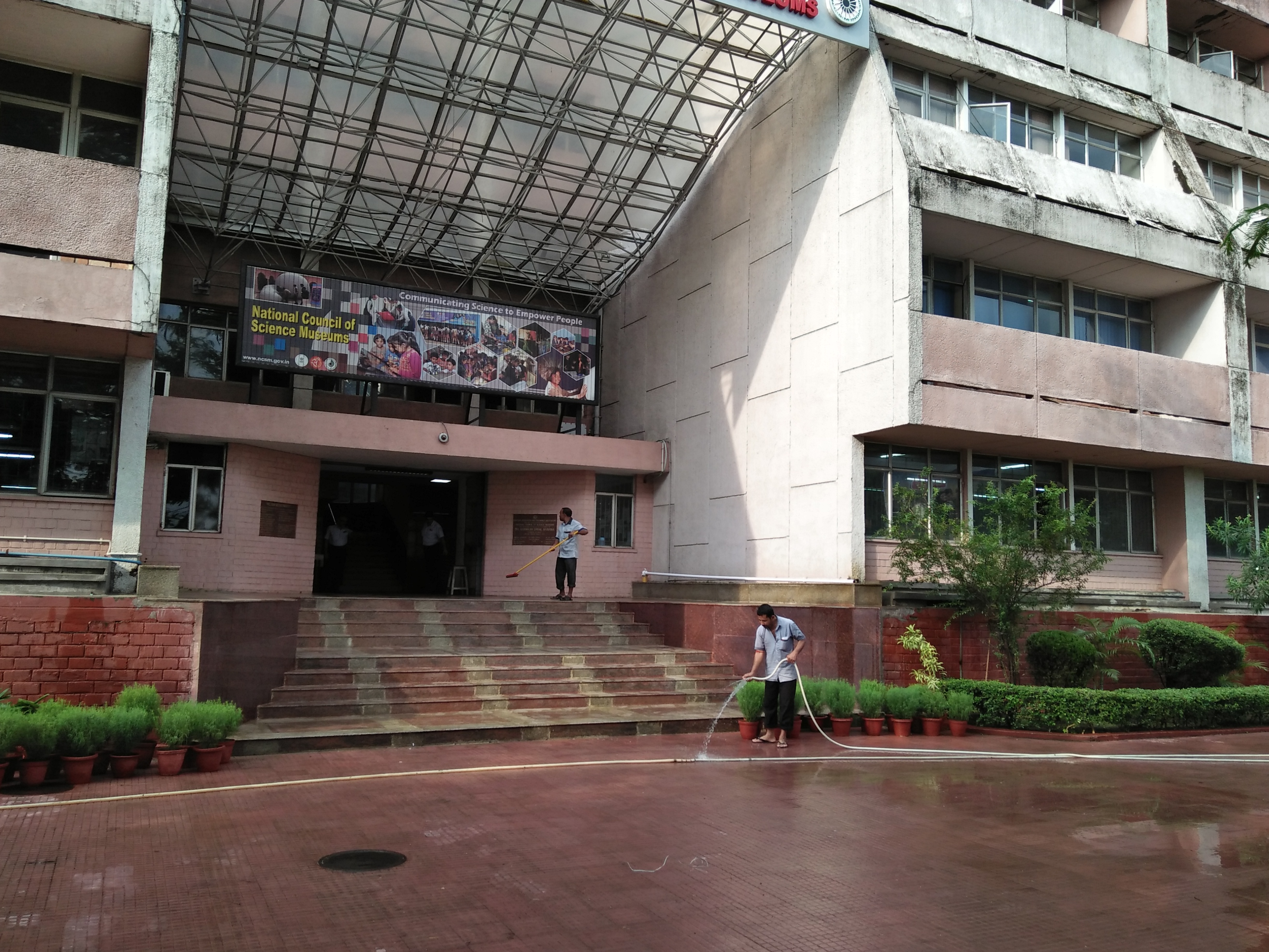 ティービーの業務風景